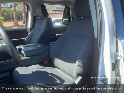 Used 2025 Ford Expedition Active AWD/4WD image 11