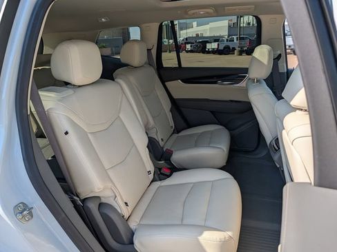Used 2025 Cadillac XT6 Premium Luxury w/ Technology Package FWD image 28