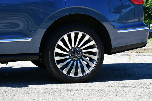 Used 2019 Lincoln Navigator Reserve AWD/4WD image 11