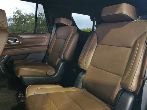 Used 2022 Chevrolet Tahoe High Country RWD image 8