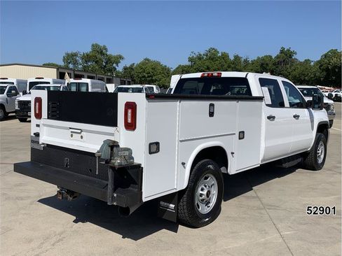 Used 2018 GMC Sierra 2500 4x4 Crew Cab w/ Sierra Convenience Package image 2