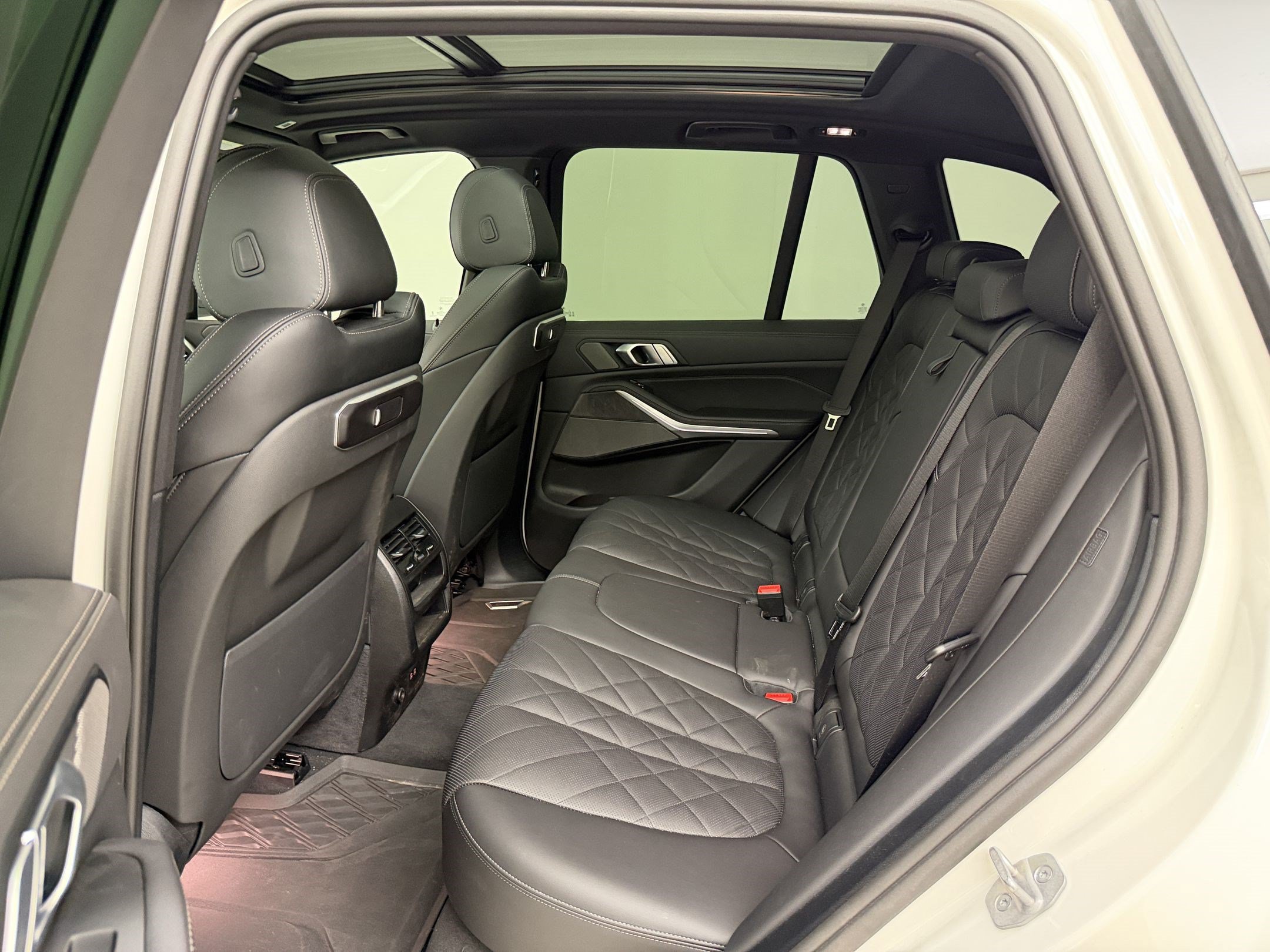 Used 2026 BMW X5 sDrive40i w/ Premium Package RWD image 23