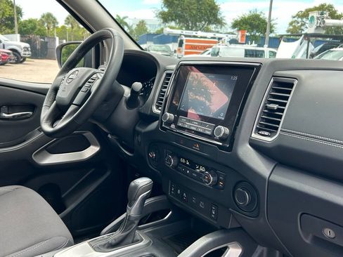 Used 2022 Nissan Frontier SV RWD image 24