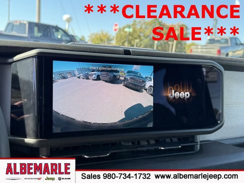 Used 2024 Jeep Wrangler Willys image 23