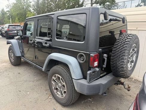 Used 2014 Jeep Wrangler Unlimited Rubicon w/ Connectivity Group AWD/4WD image 5