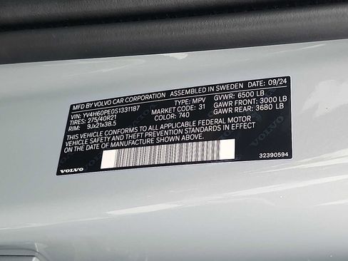 Certified 2025 Volvo XC90 T8 Plus w/ Protection Package Premier AWD/4WD image 24