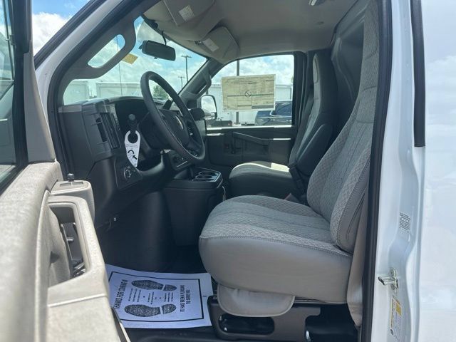 New 2026 Chevrolet Express 2500 w/ Communications Package RWD image 15