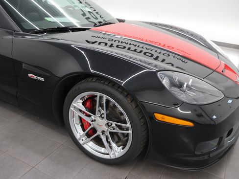 Used 2007 Chevrolet Corvette Z06 w/ Preferred Equipment Group RWD image 19