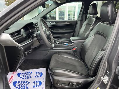 Used 2025 Jeep Grand Cherokee Altitude