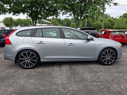 Used 2018 Volvo V60 T5 Dynamic w/ Vision Package AWD/4WD image 7