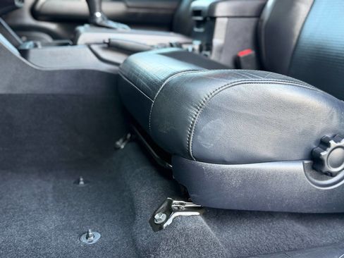 Used 2019 Toyota Tacoma TRD Off-Road image 8