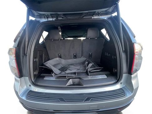 Used 2024 Chevrolet Tahoe Z71 w/ Luxury Package image 19