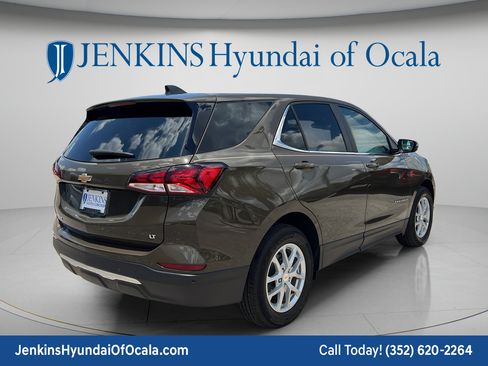 Used 2024 Chevrolet Equinox LT FWD image 3