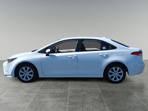 Used 2024 Toyota Corolla LE FWD image 2