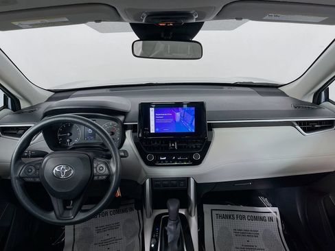 Used 2023 Toyota Corolla Cross L FWD image 12