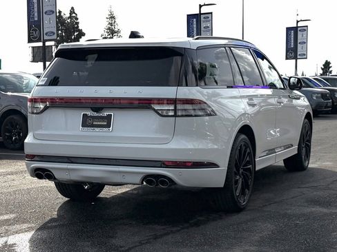 Used 2025 Lincoln Aviator Reserve w/ Equipment Group 201A image 9