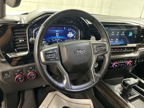 Used 2024 Chevrolet Silverado 1500 RST w/ Redline Edition AWD/4WD image 4