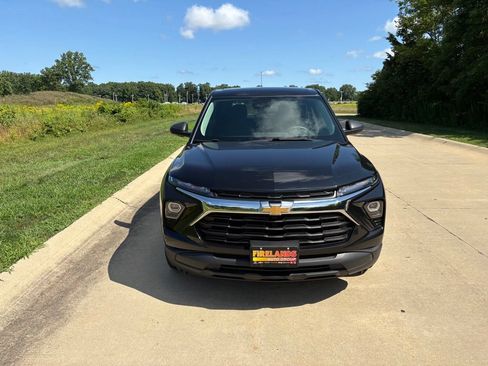 Used 2025 Chevrolet TrailBlazer LS w/ LS Convenience Package AWD/4WD image 12