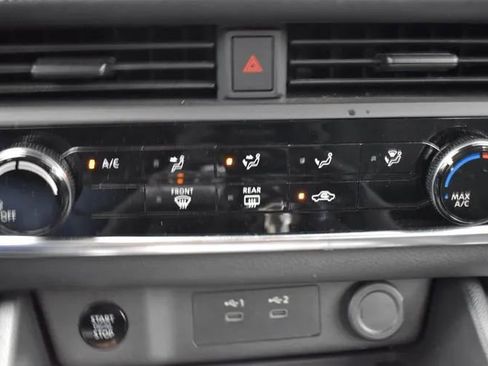 Used 2024 Nissan Rogue S FWD image 33