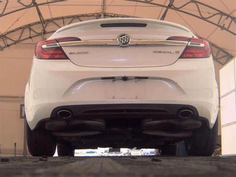 Used 2017 Buick Regal Sport Touring image 7