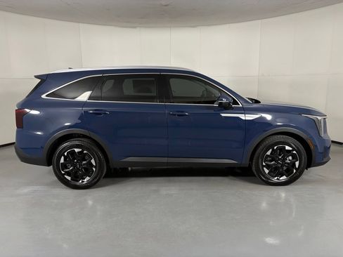 New 2026 Kia Sorento S w/ S Panoramic Sunroof Package FWD image 9