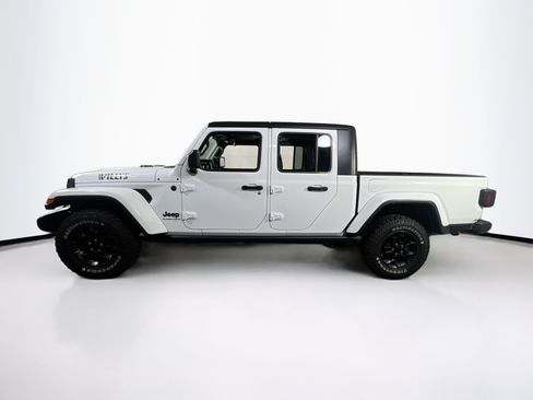 Used 2023 Jeep Gladiator Sport AWD/4WD image 8