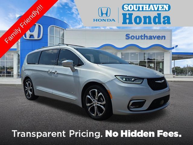 Used 2022 Chrysler Pacifica Pinnacle FWD image 1