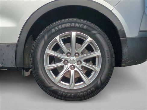 Used 2019 Cadillac XT4 Luxury w/ Cold Weather Package image 23