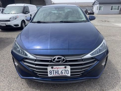 Used 2020 Hyundai Elantra SEL image 2