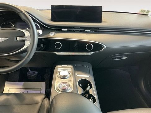 Used 2025 Genesis GV70 2.5T image 9