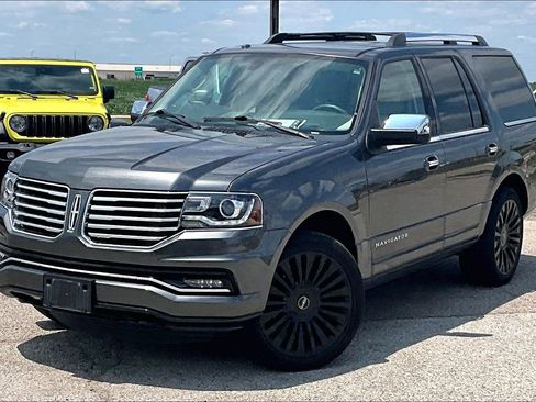 Used 2015 Lincoln Navigator 4WD w/ Equipment Group 101A Reserve image 7