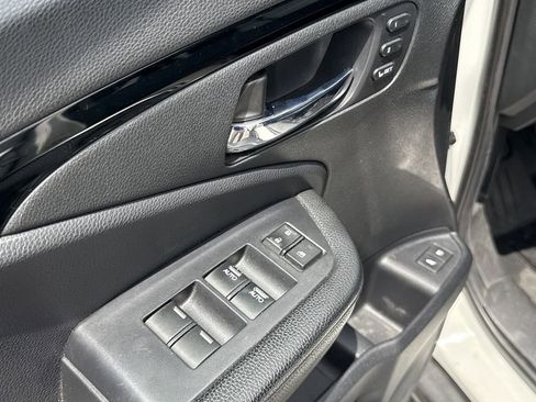 Used 2019 Honda Pilot Touring image 11