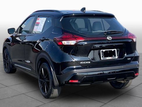 Used 2023 Nissan Kicks SR w/ SR Premium Package FWD image 12