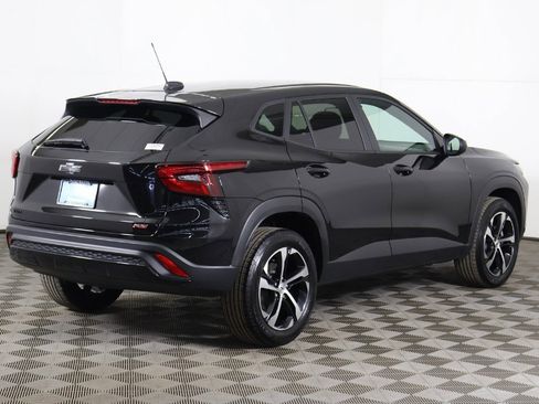 Used 2025 Chevrolet Trax RS image 9