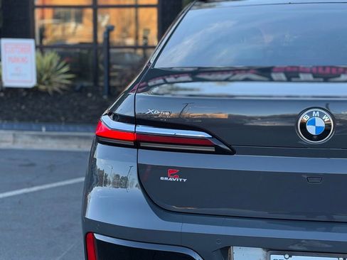 Used 2023 BMW 760i xDrive w/ Executive Package image 19