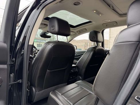 Used 2023 GMC Acadia Denali w/ Black Diamond Edition AWD/4WD image 27