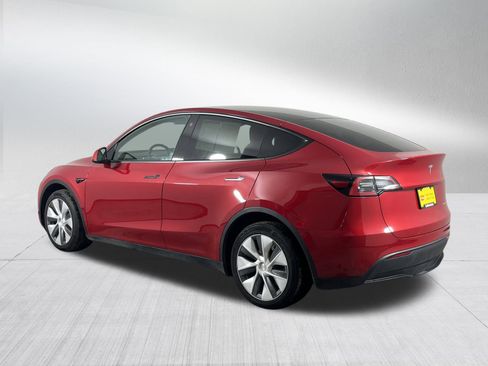 Used 2023 Tesla Model Y Long Range image 5