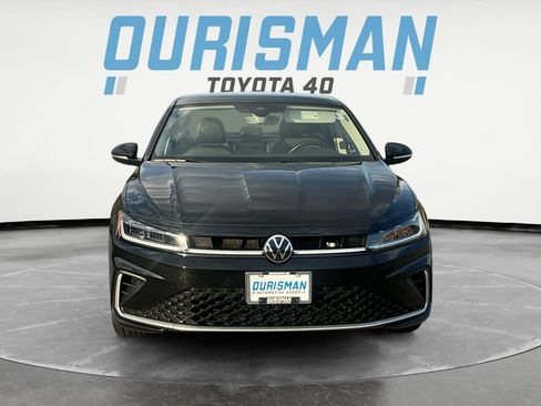 Used 2025 Volkswagen Jetta SEL image 2