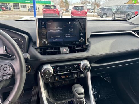Used 2021 Toyota RAV4 XLE image 18