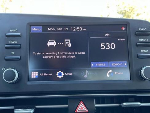 Used 2022 Hyundai Elantra SEL image 14