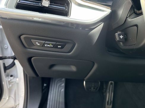 Used 2025 BMW X5 sDrive40i w/ M Sport Package RWD image 33