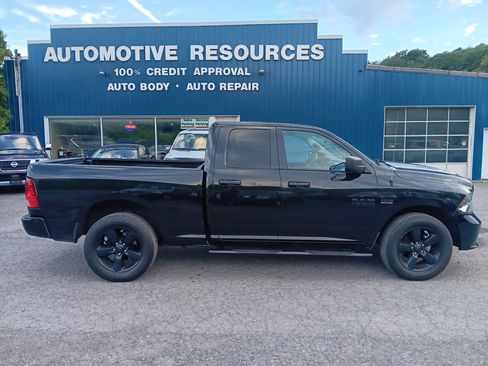 Used 2016 RAM 1500 Express w/ Black Ram 1500 Express Group AWD/4WD image 6