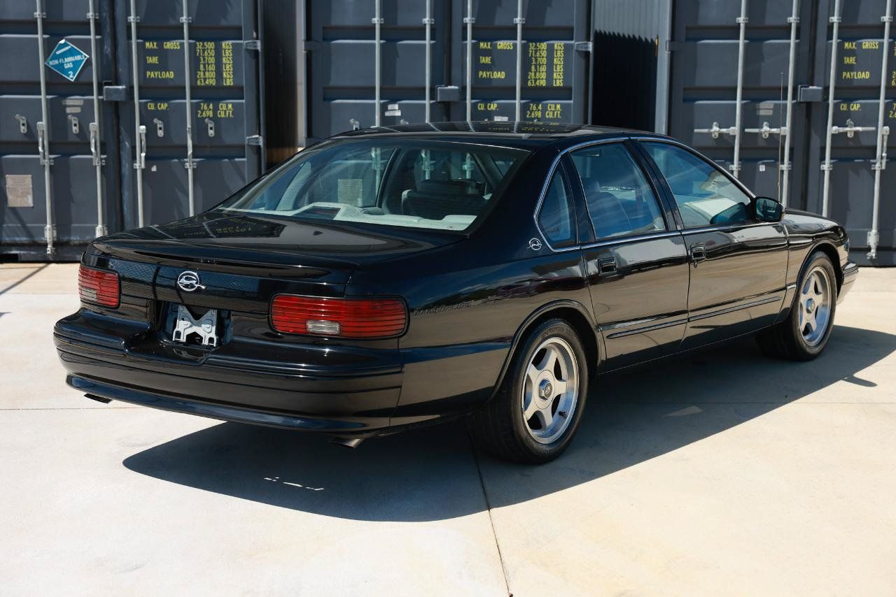 Used 1996 Chevrolet Caprice SS RWD image 11