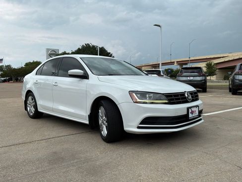 Used 2018 Volkswagen Jetta S FWD image 4