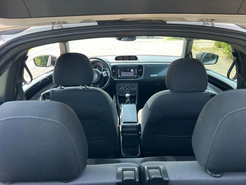 Used 2013 Volkswagen Beetle 2.0T image 20