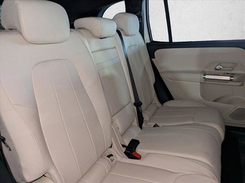 Used 2026 Mercedes-Benz GLB 250 image 22