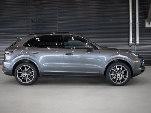 Certified 2023 Porsche Cayenne AWD/4WD image 11