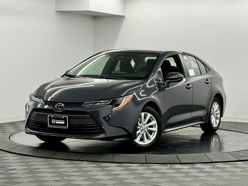 New 2026 Toyota Corolla LE image 2