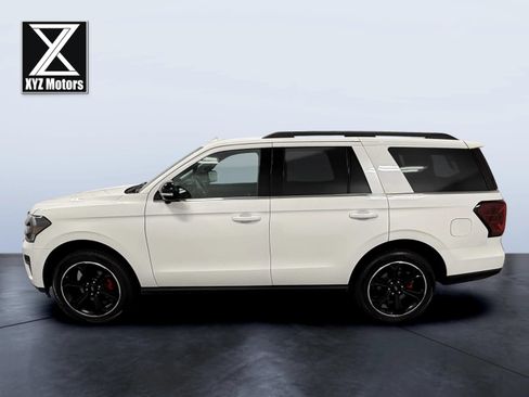 Used 2023 Ford Expedition Limited AWD/4WD image 3