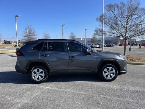 Used 2020 Toyota RAV4 LE image 2